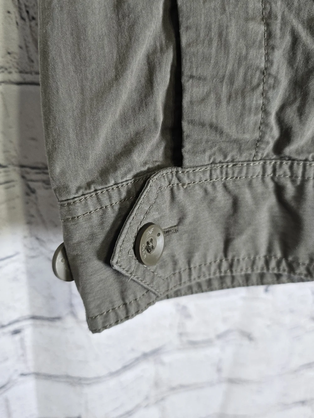 The North Face Olive Green/Gray Crop Cargo Pants Size 4‎